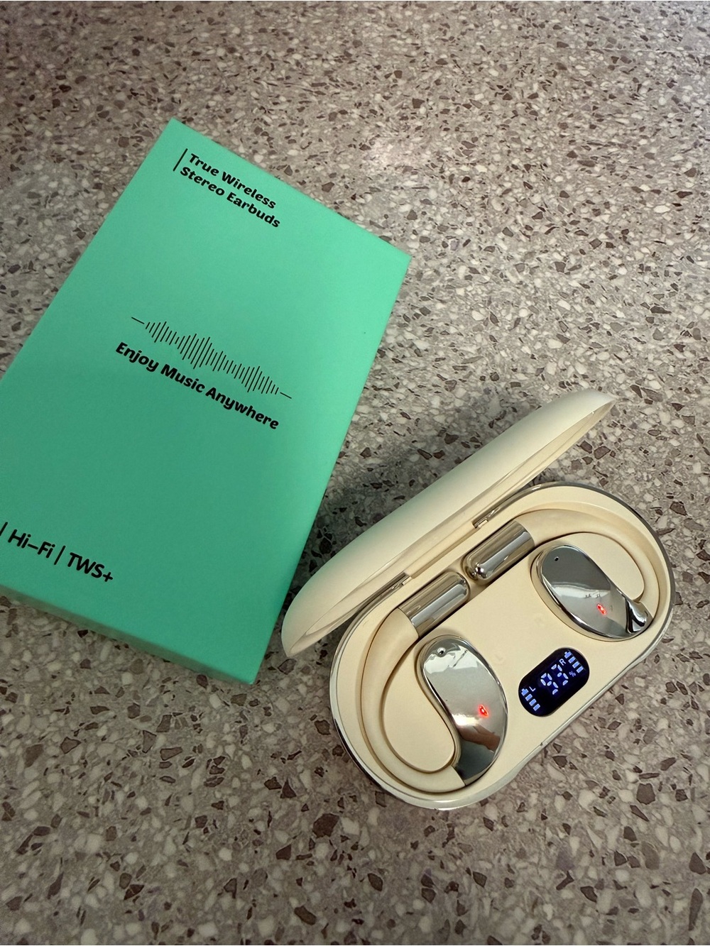 Wireless Mirror Chrome Earbuds with Cream Charging Case